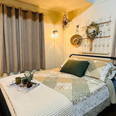 Acorn Hideaways Canton Unwind At Green Gables Suite For Up To 3 Luaran gambar